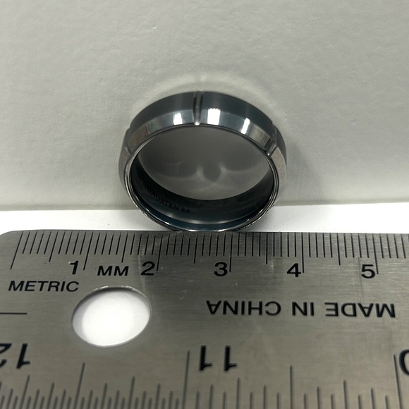 8mm Tungsten Band - Picture 5 of 9